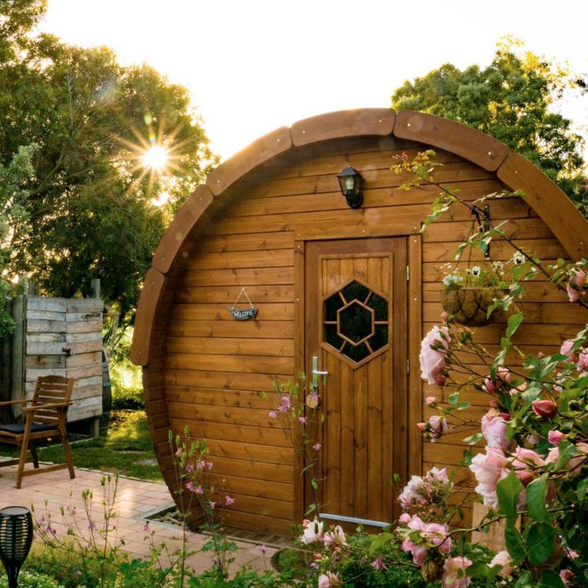 Deluxe Glamping Pods: Boutique Outdoor Accommodations 